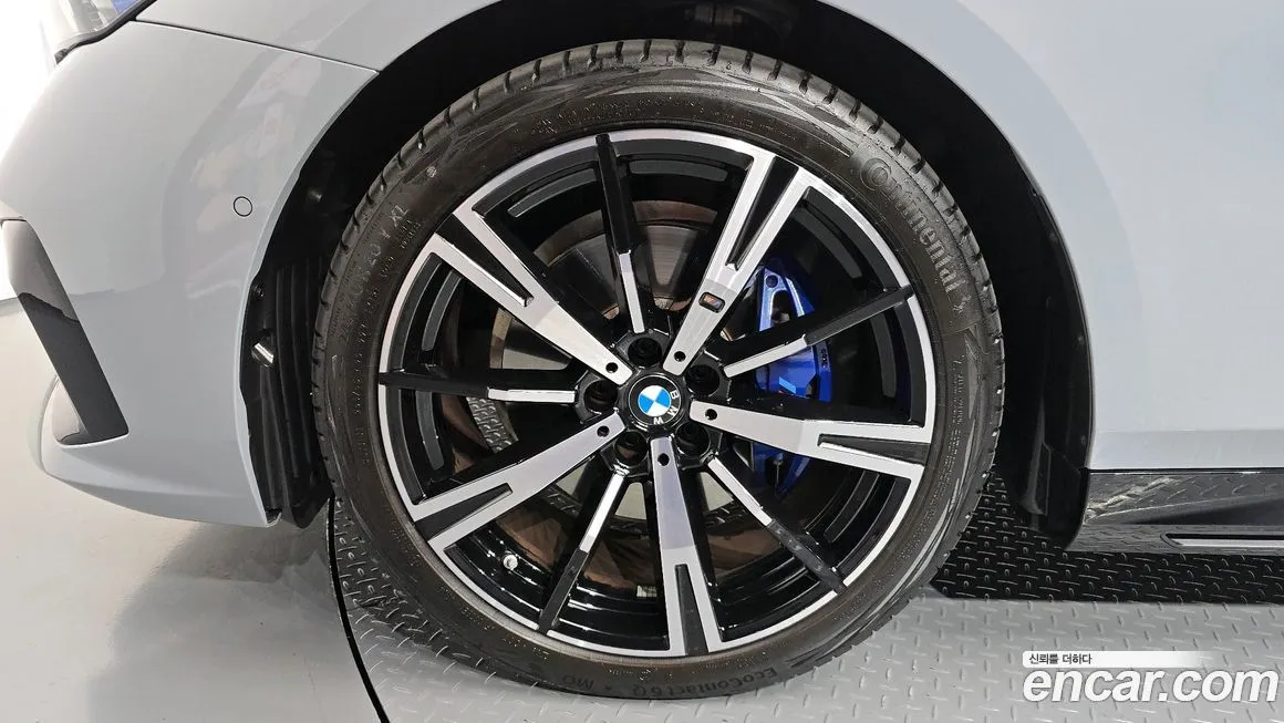BMW 5-Series 2025 из KR, фото 5