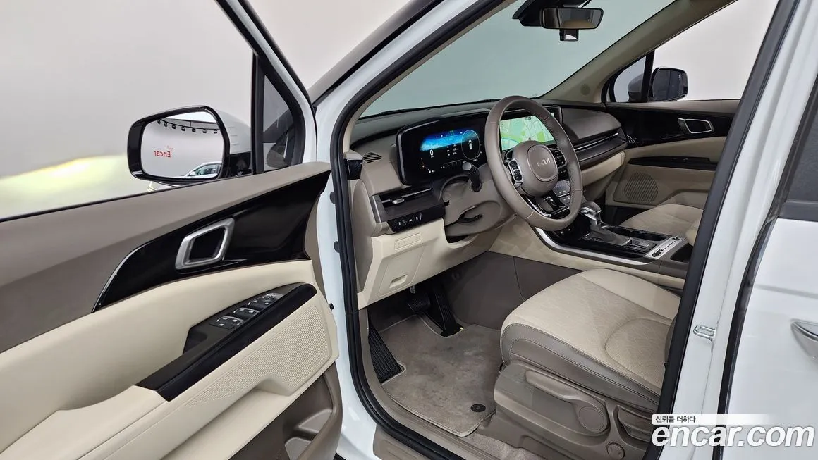 Kia Carnival — фото 10