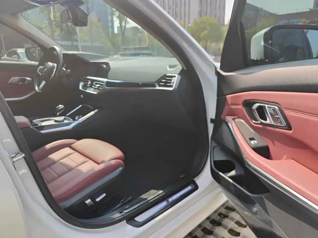 BMW 3 Series 2021 из CN, фото 8
