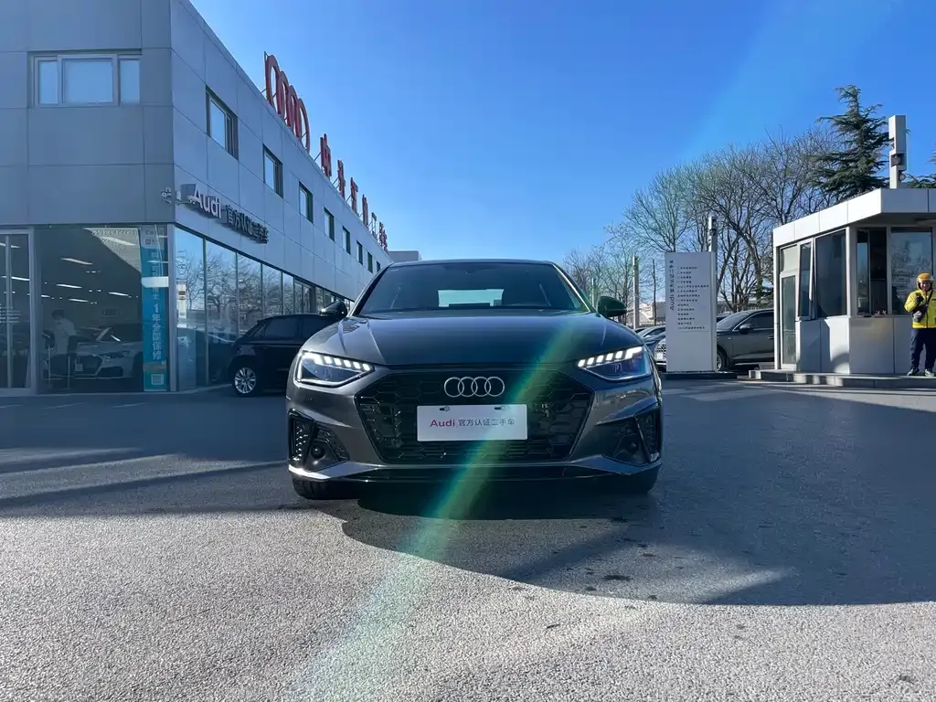 Audi A4L 2023 из CN, фото 3