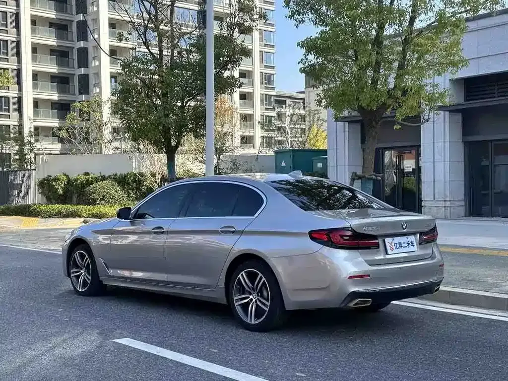 BMW 5 Series — фото 8