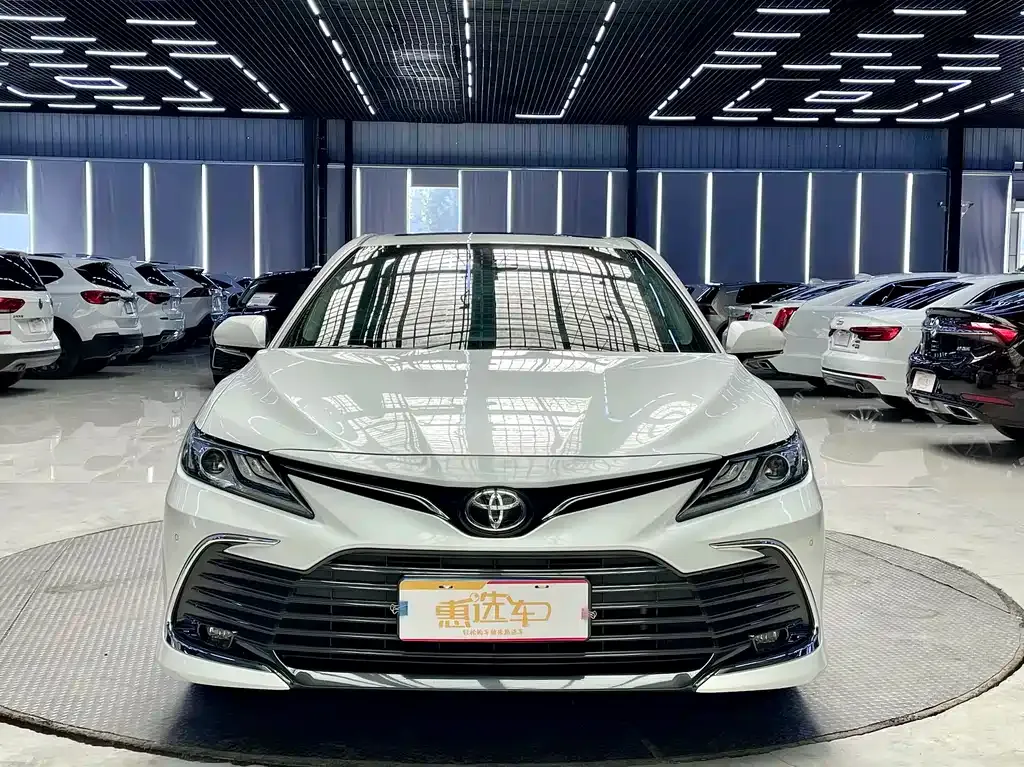 Toyota Camry 2023 из CN, фото 2