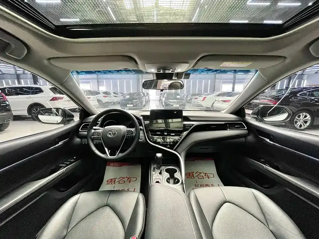 Toyota Camry 2023 из CN, фото 9