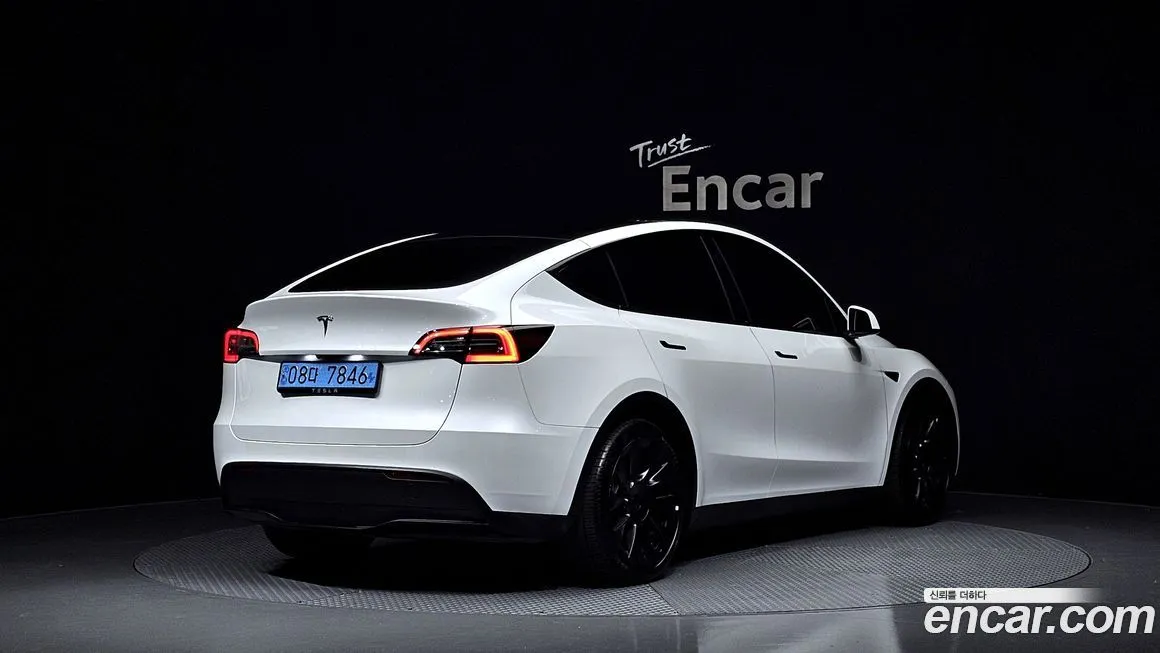 Tesla Model Y 2024 из KR, фото 2