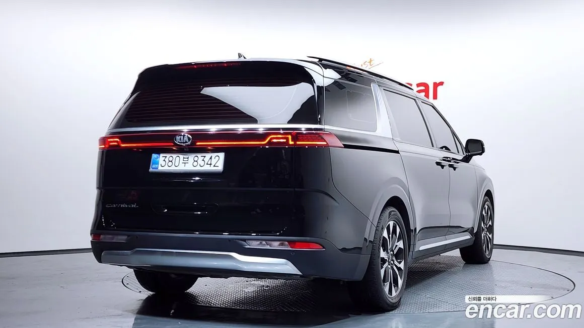 Kia Carnival — фото 2