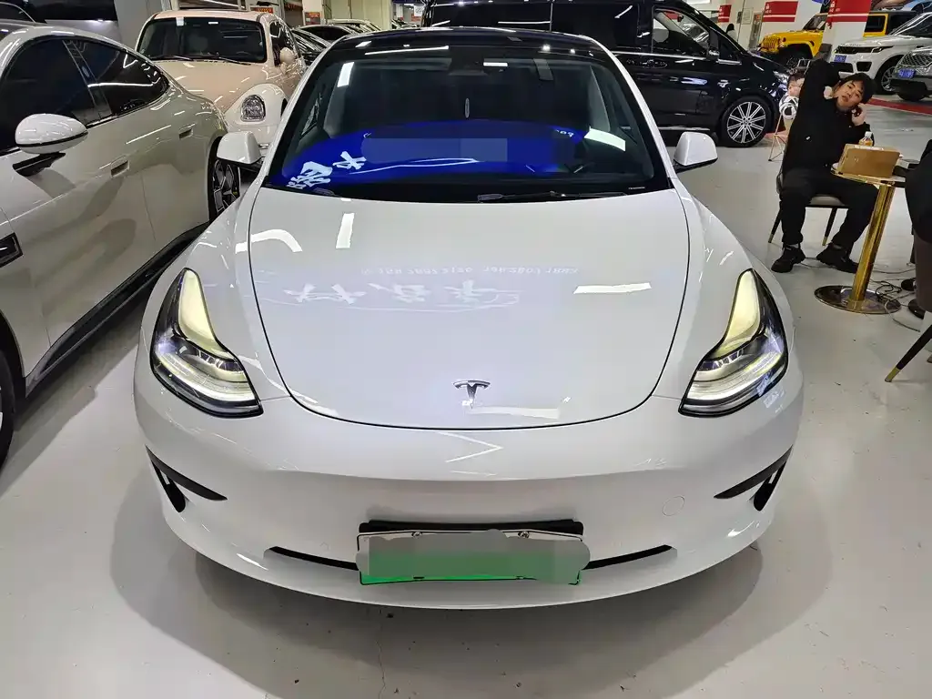 Tesla Model 3 — фото 2