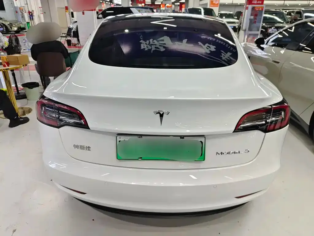 Tesla Model 3 — фото 5