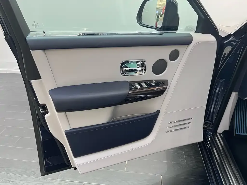 Rolls-Royce Phantom 2023 из CN, фото 6