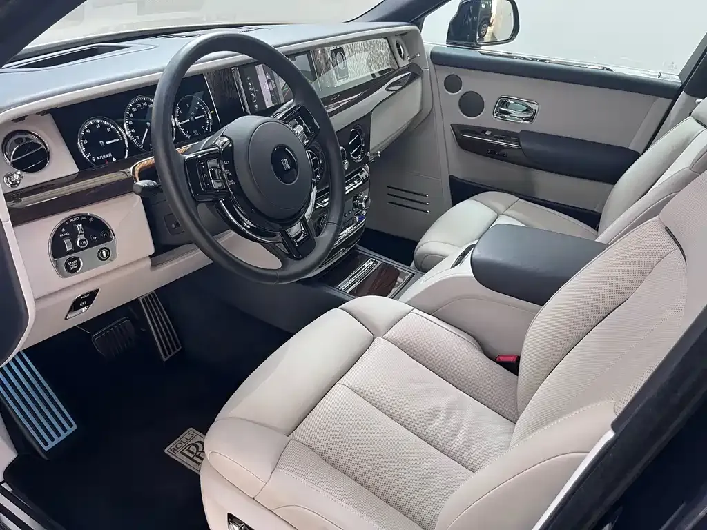 Rolls-Royce Phantom 2023 из CN, фото 8
