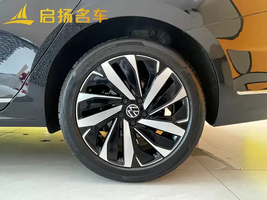 Volkswagen Passat 2024 из CN, фото 5