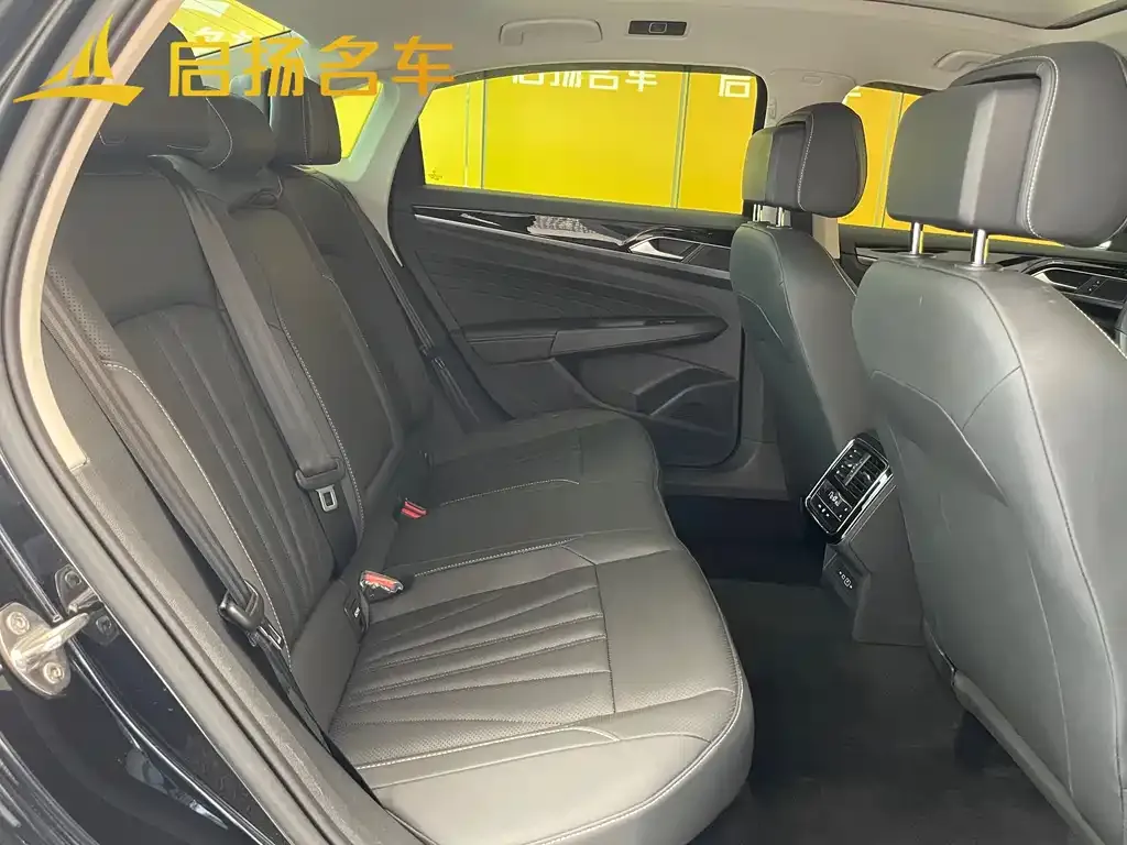 Volkswagen Passat 2024 из CN, фото 8