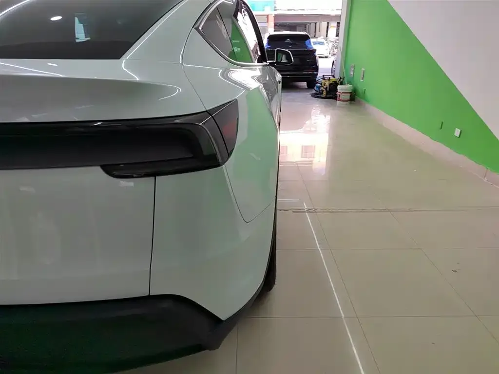 Tesla Model Y 2025 из CN, фото 8