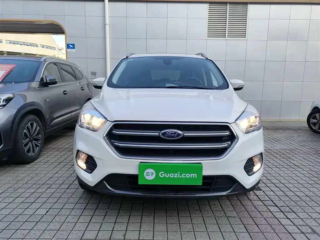 Ford Kuga 2021 из CN, фото 3