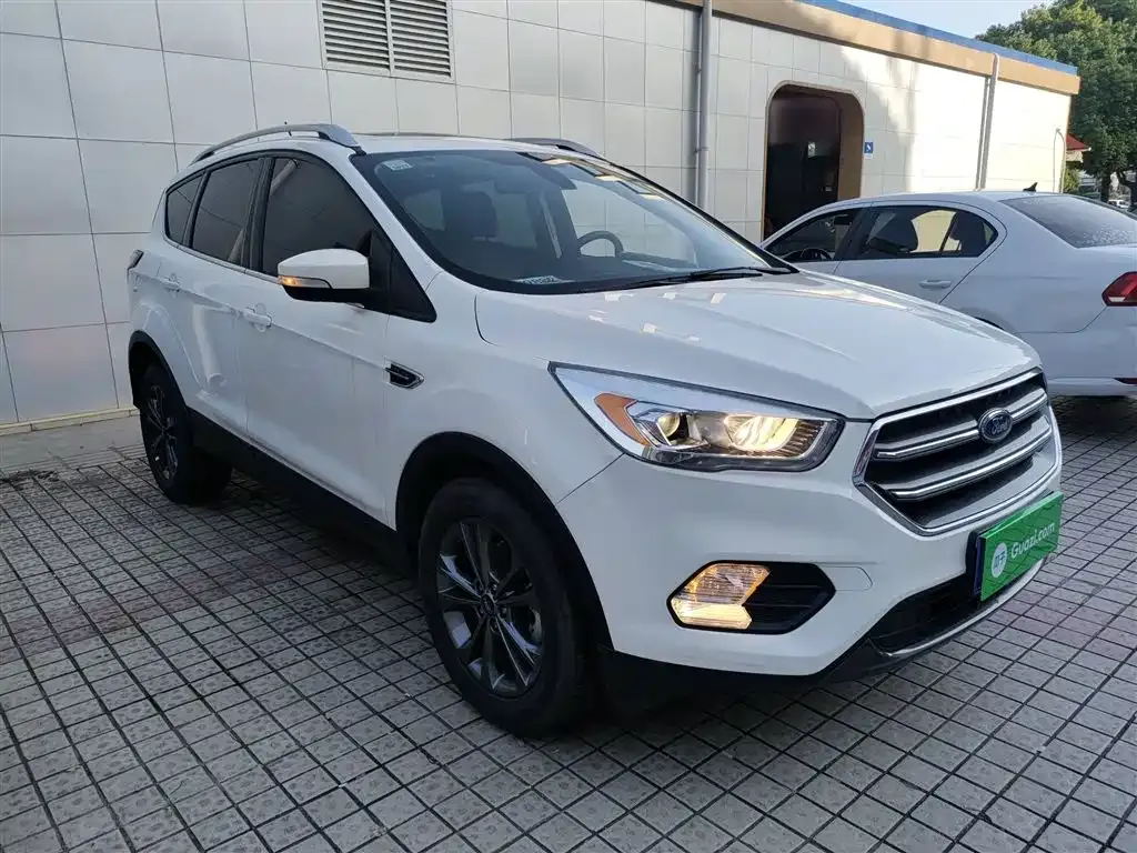 Ford Kuga 2021 из CN, фото 4