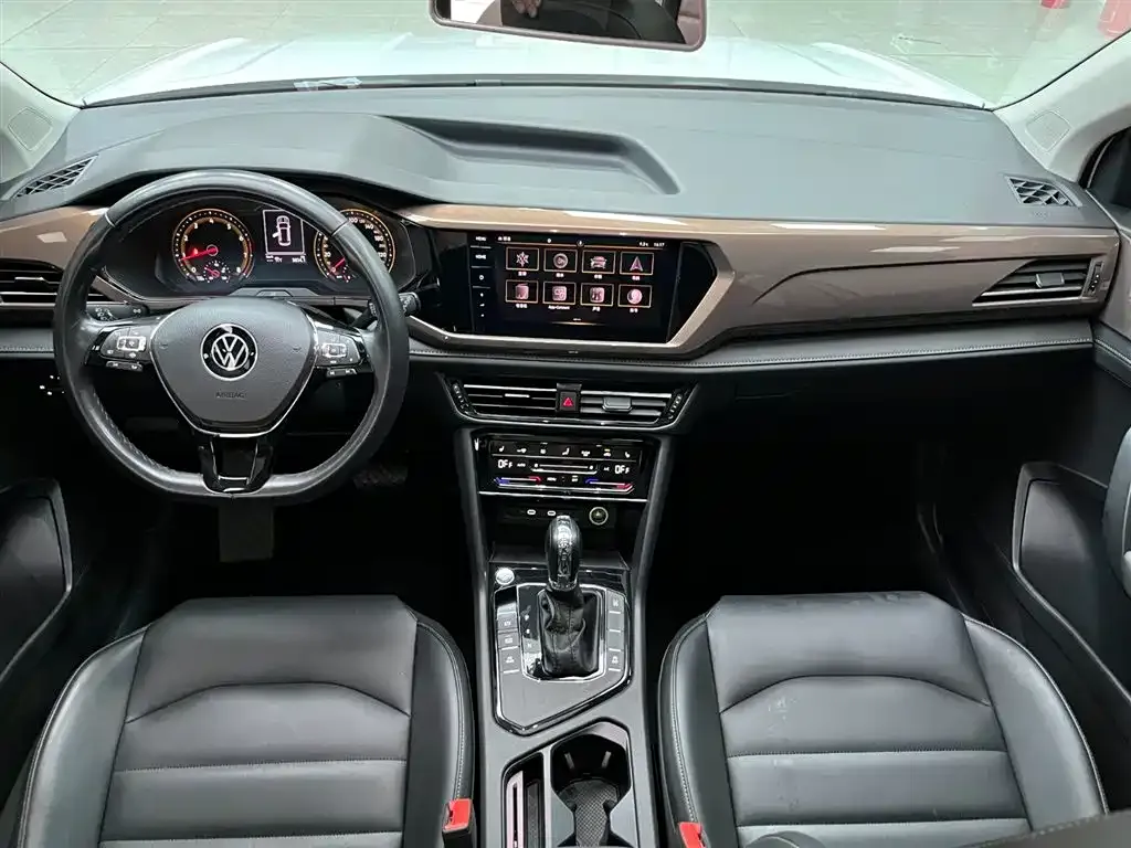 Volkswagen Tharu — фото 3