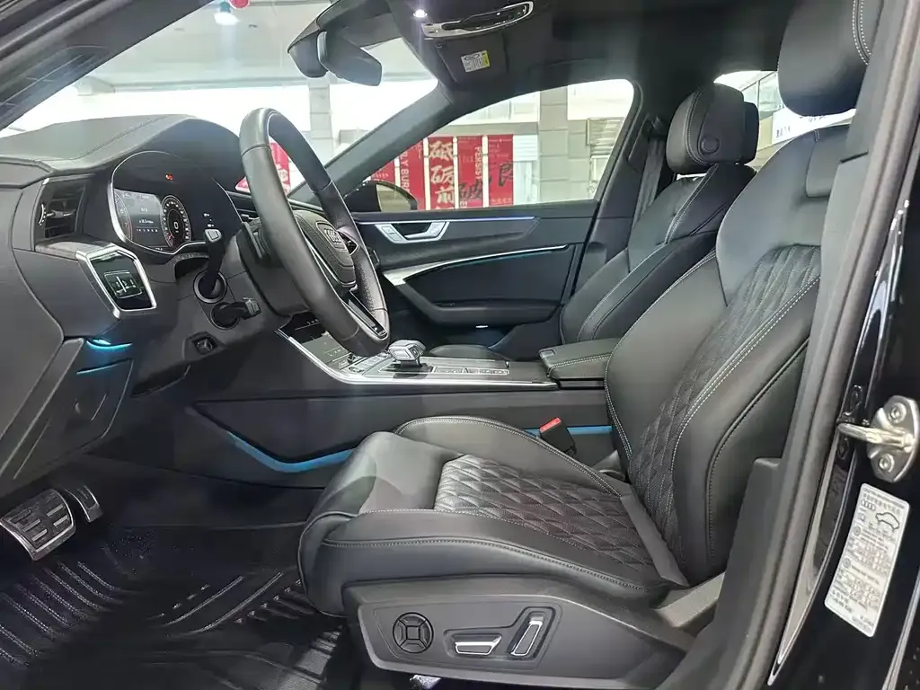 Audi A6L 2025 из CN, фото 4