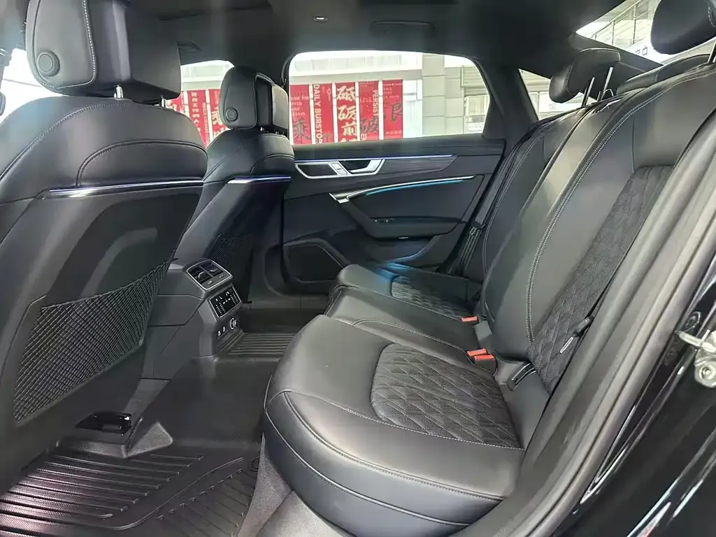 Audi A6L 2025 из CN, фото 6