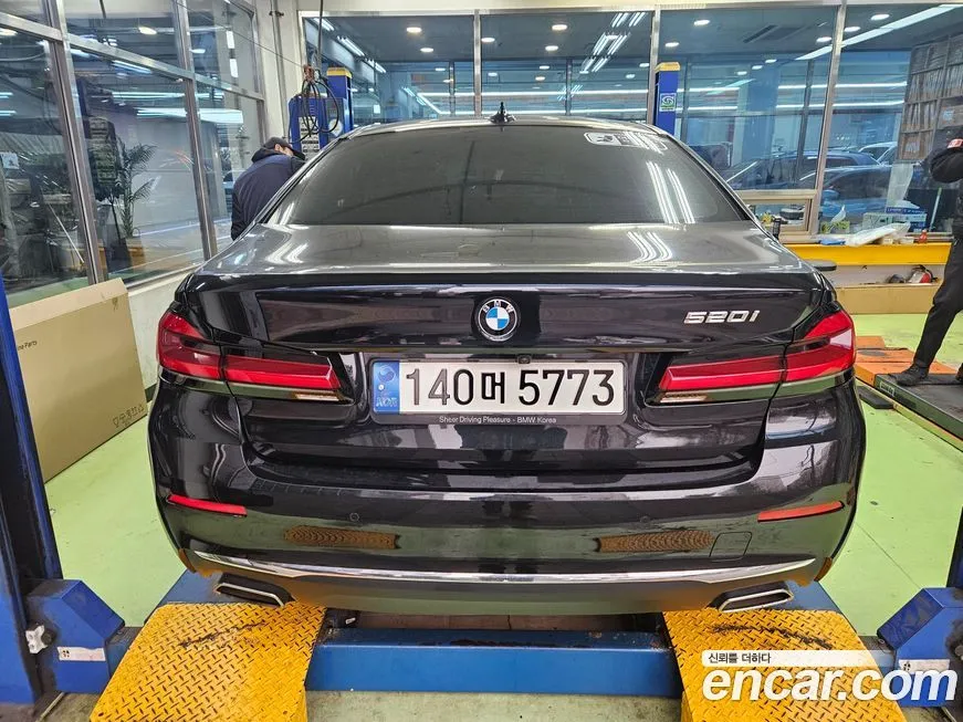 BMW 5-Series 2023 из KR, фото 4