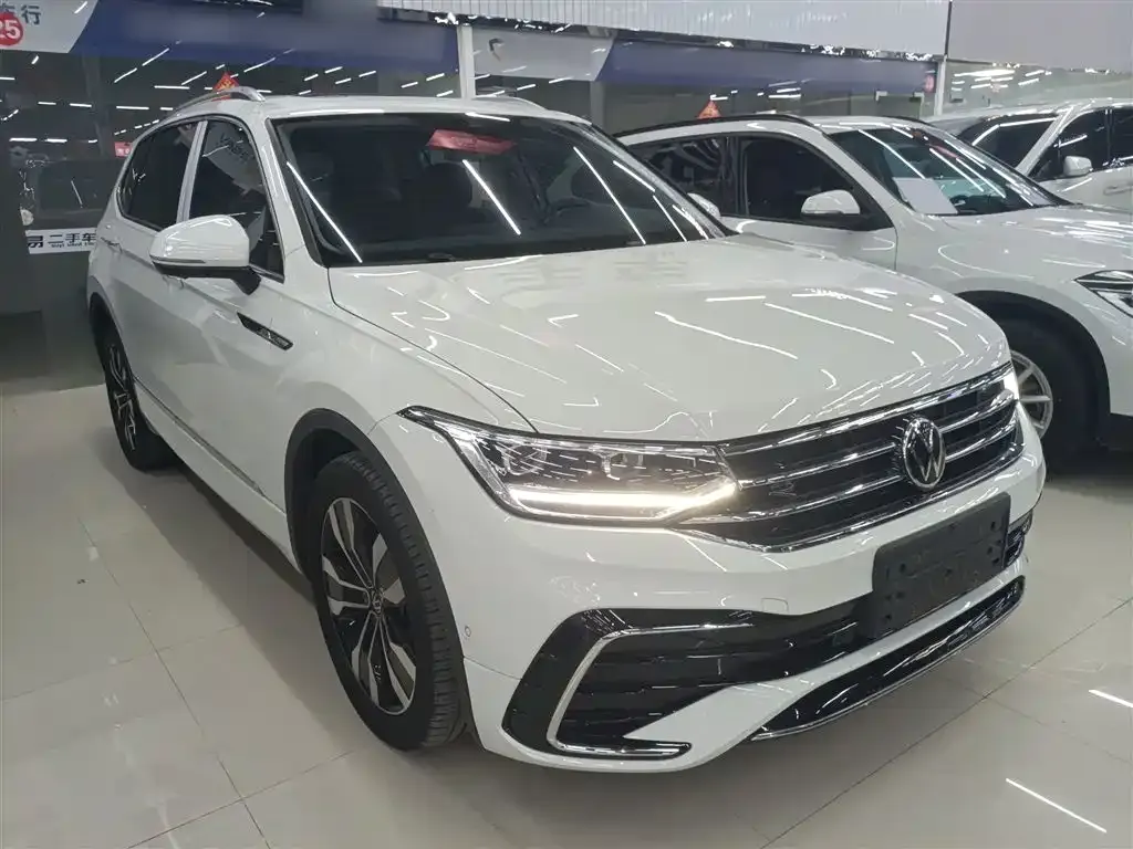 Volkswagen Tiguan L 2023 из CN, фото 4