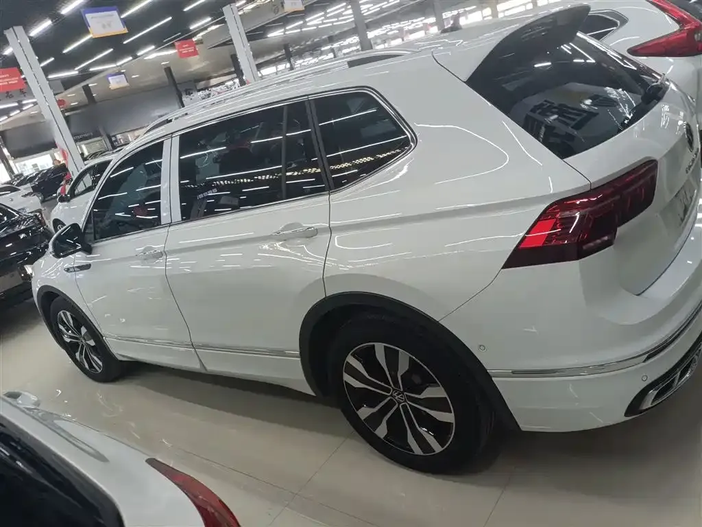 Volkswagen Tiguan L 2023 из CN, фото 5