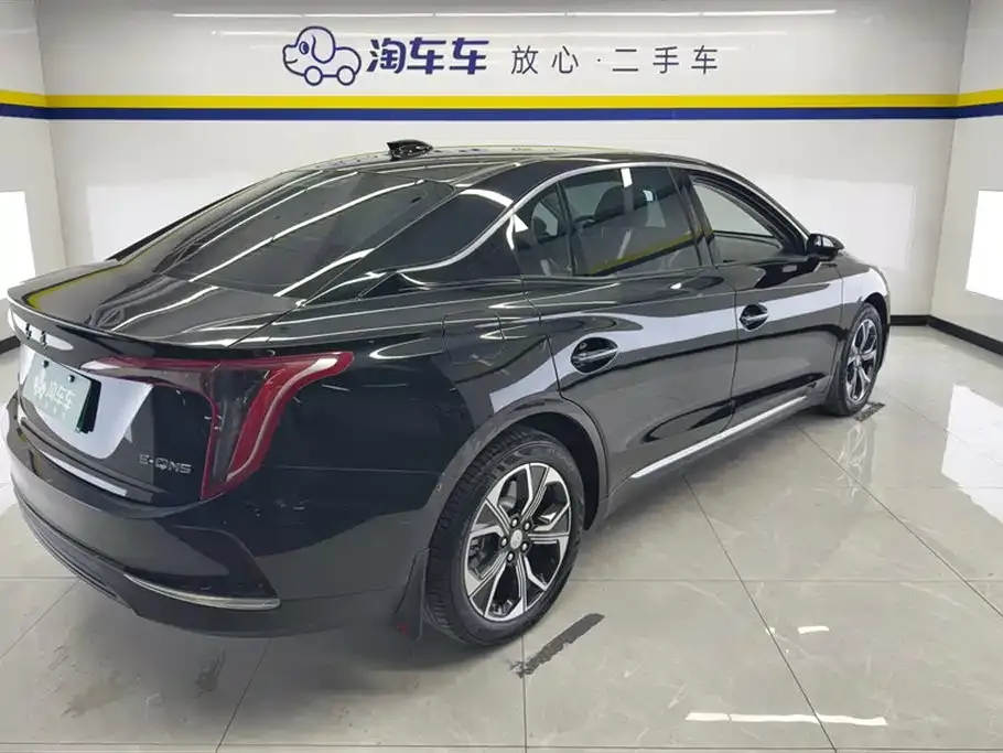 Hongqi E-QM5 — фото 3