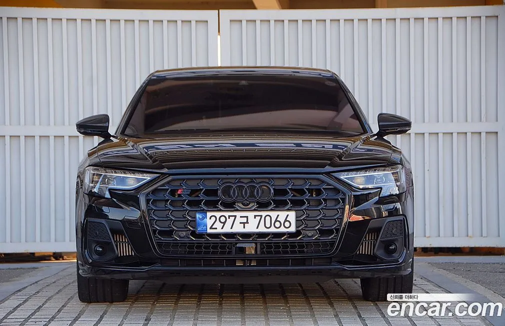 Audi S8