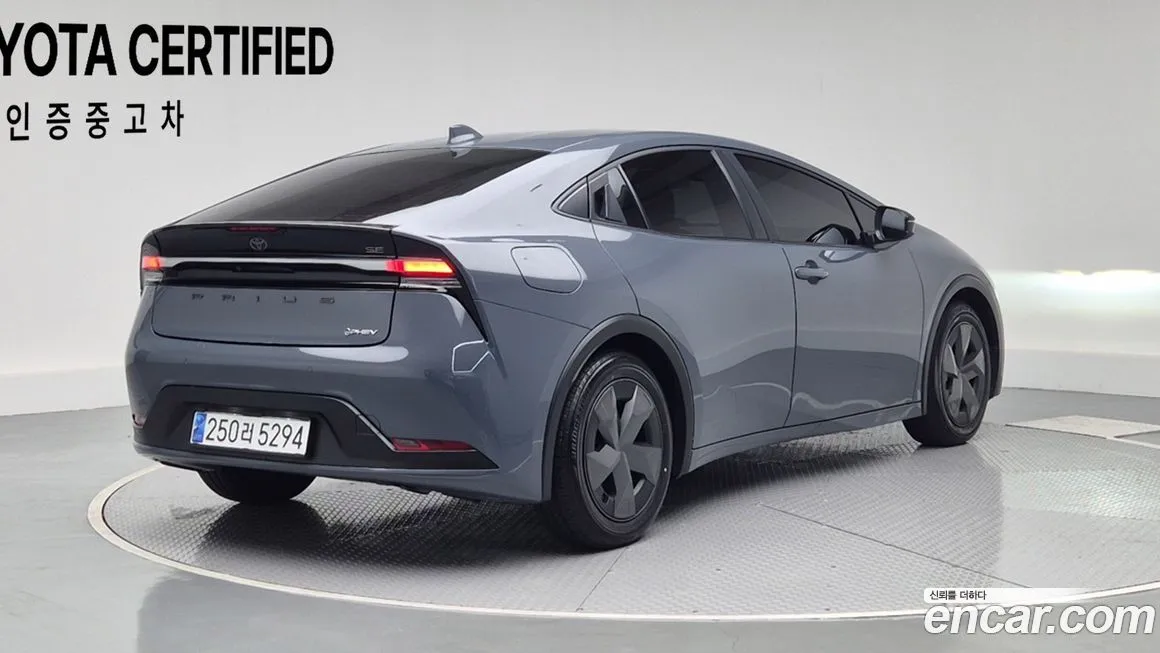 Toyota Prius 2024 из KR, фото 2