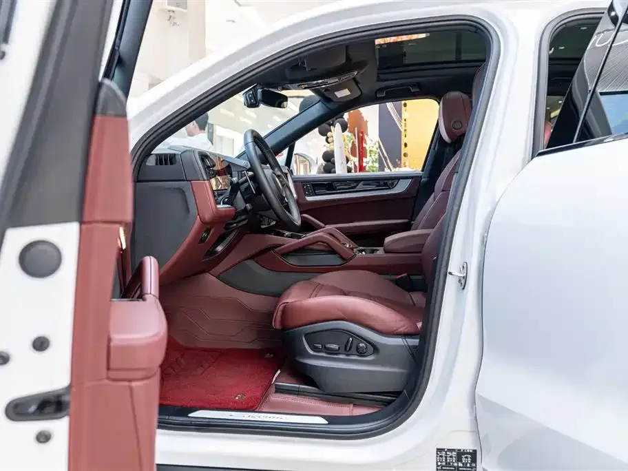 Porsche Cayenne 2025 из CN, фото 2