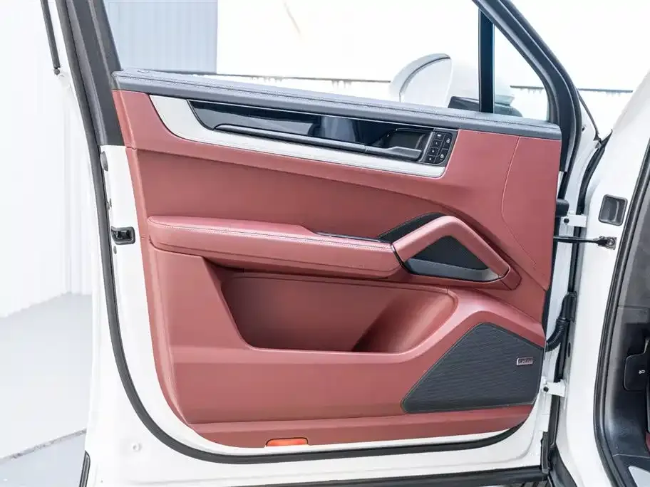 Porsche Cayenne 2025 из CN, фото 4