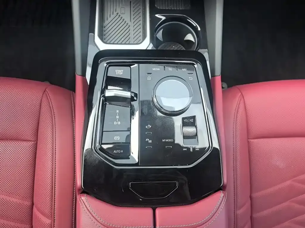 BMW i5 — фото 10
