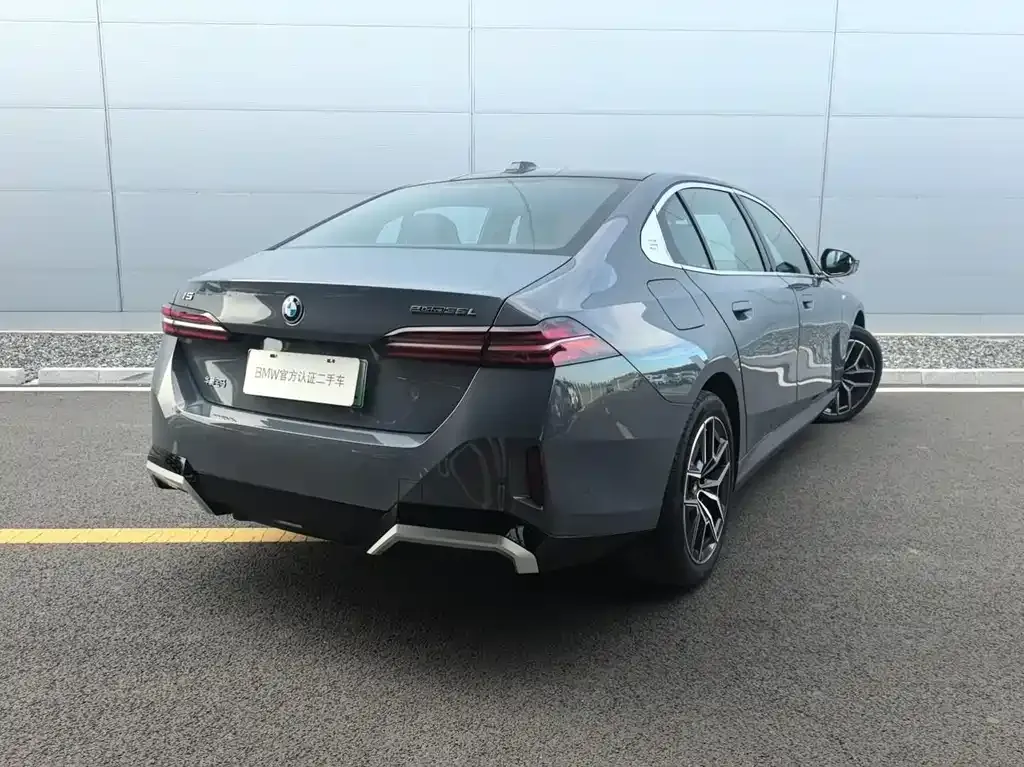 BMW i5 — фото 4