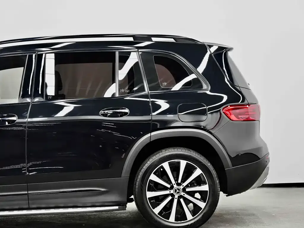 Mercedes-Benz GLB — фото 4