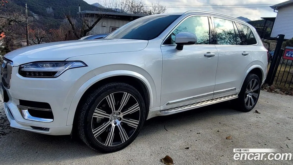 Volvo XC90 — фото 1