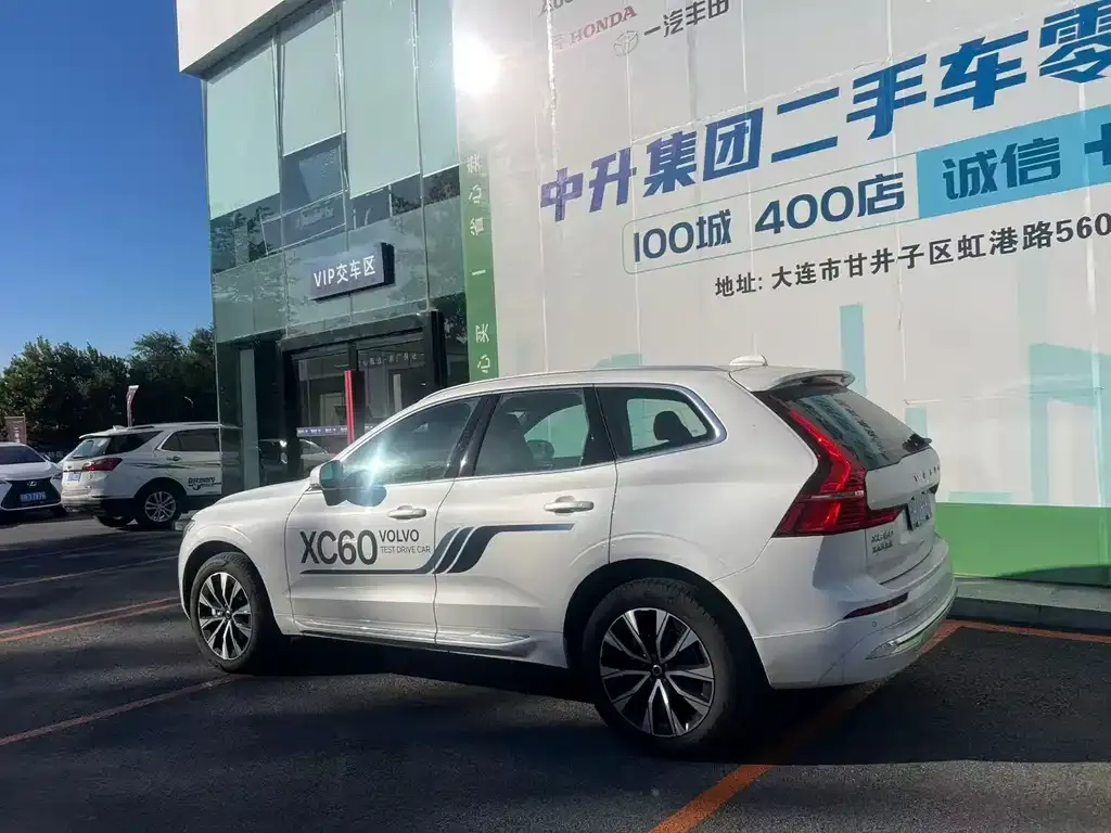Volvo XC60 — фото 3