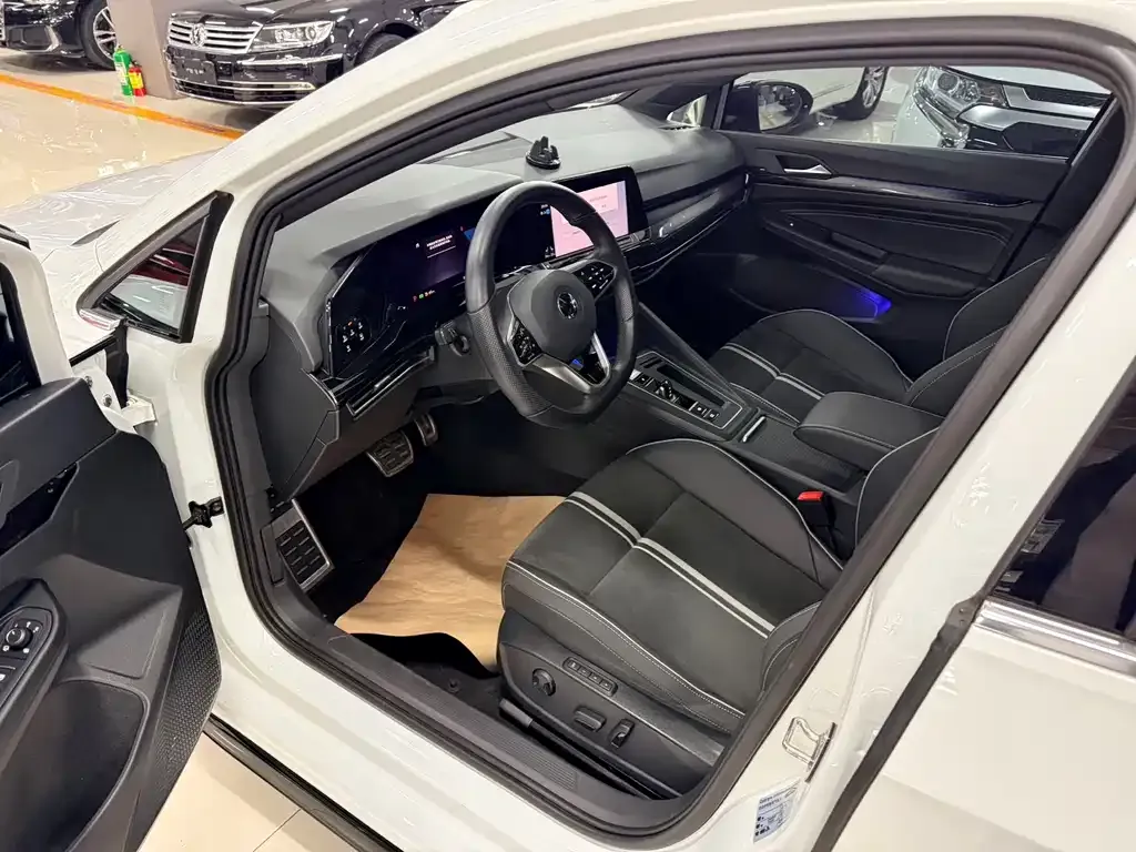 Volkswagen Golf 2021 из CN, фото 7