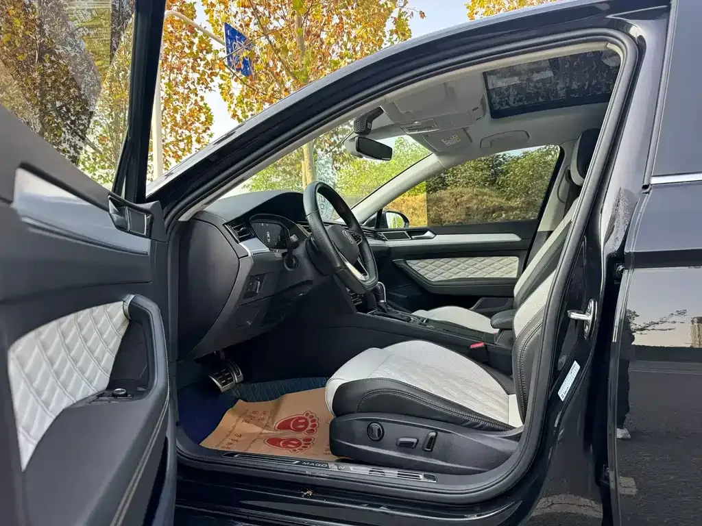 Volkswagen Magotan 2023 из CN, фото 4