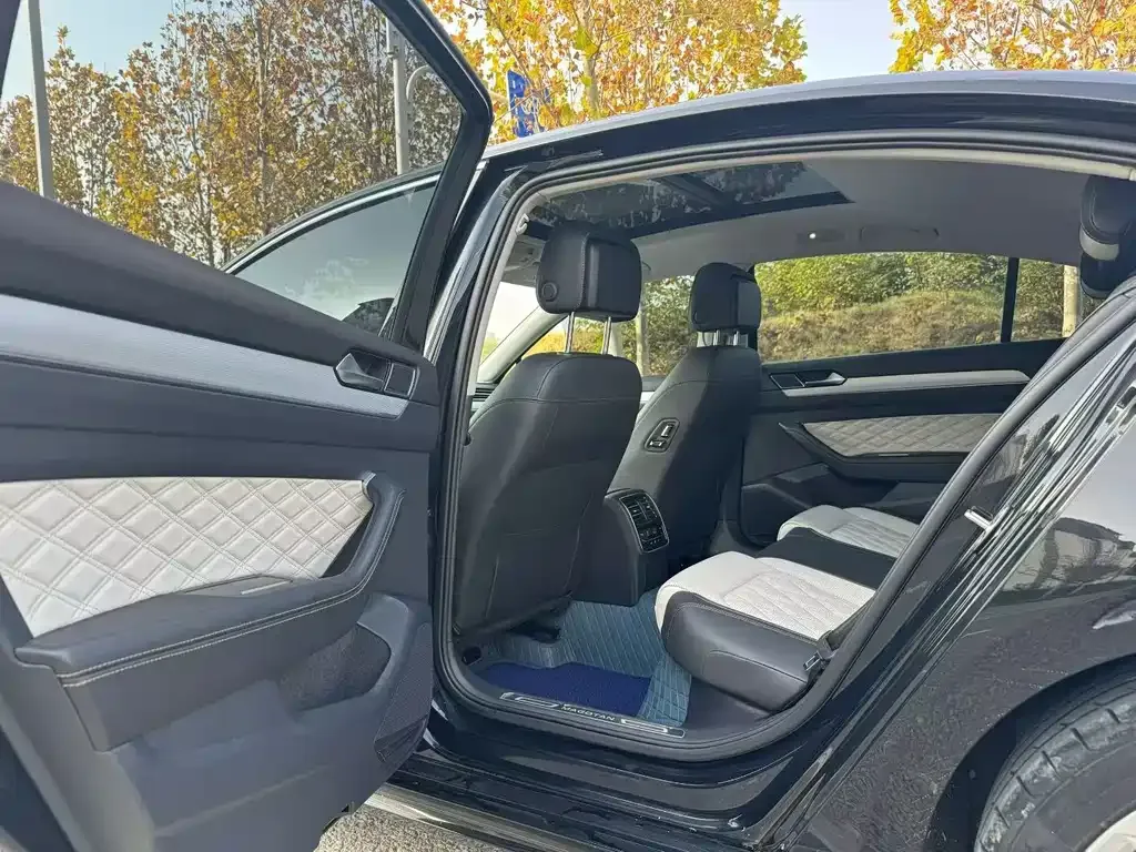 Volkswagen Magotan 2023 из CN, фото 5