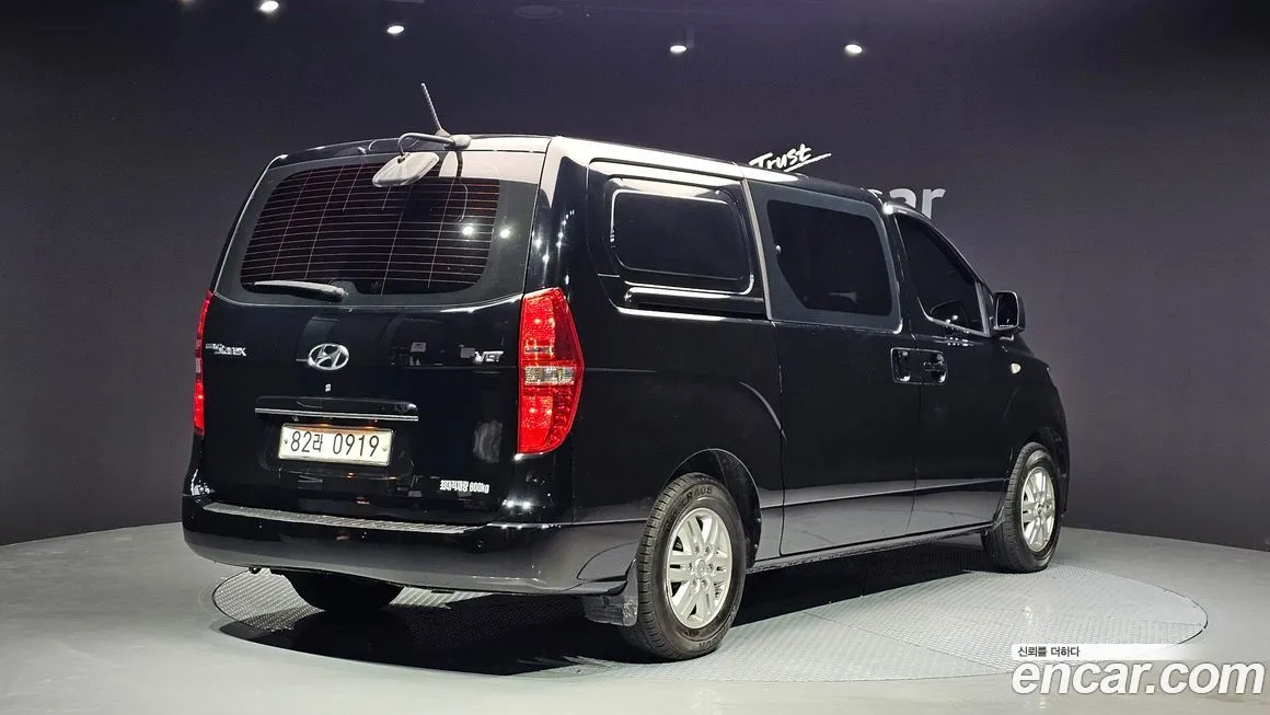 Hyundai Starex — фото 2