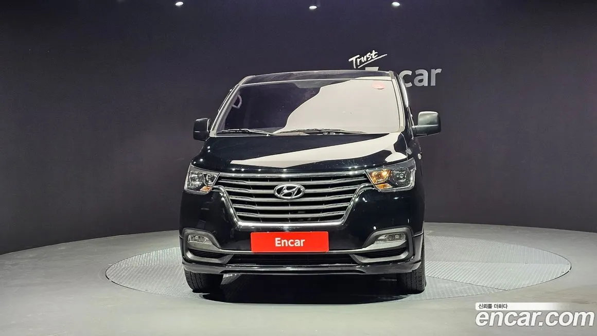 Hyundai Starex — фото 3