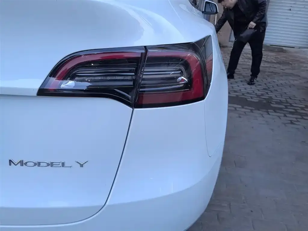 Tesla Model Y 2024 из CN, фото 8