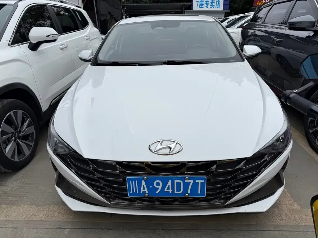 Hyundai Elantra 2023 из CN, фото 2