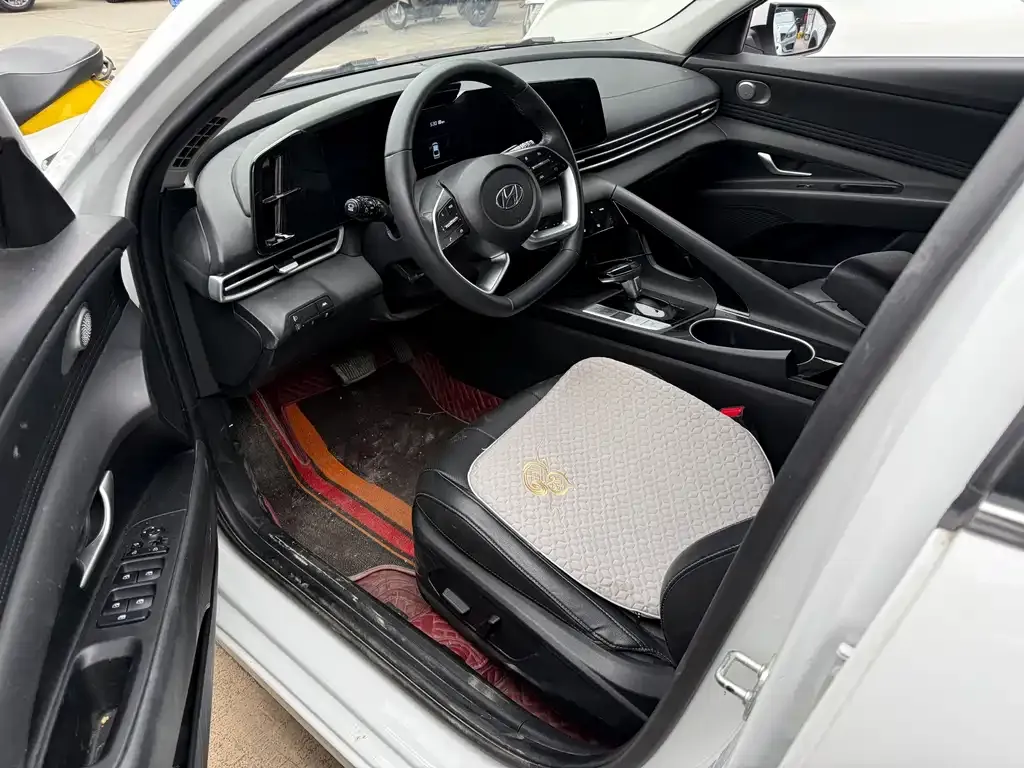 Hyundai Elantra 2023 из CN, фото 4