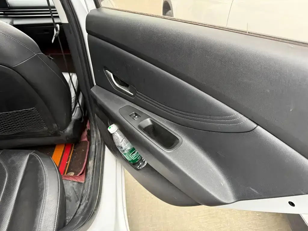 Hyundai Elantra 2023 из CN, фото 8