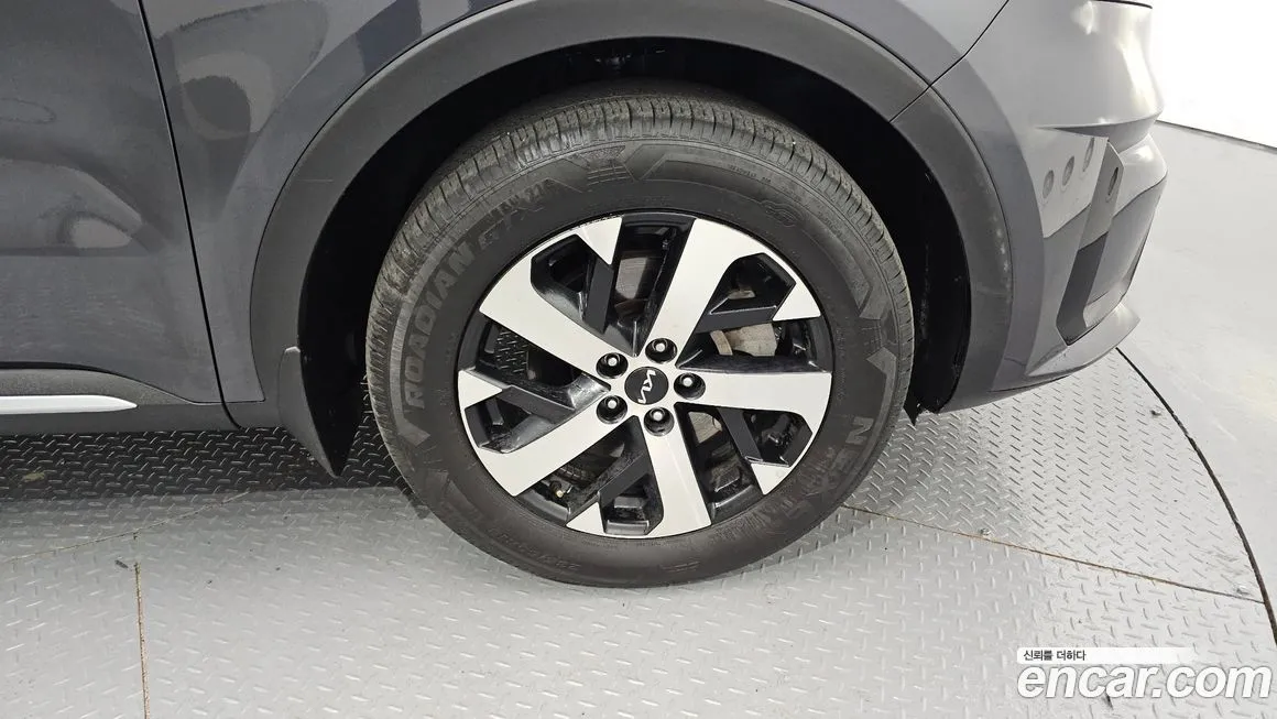 Kia Sorento — фото 5