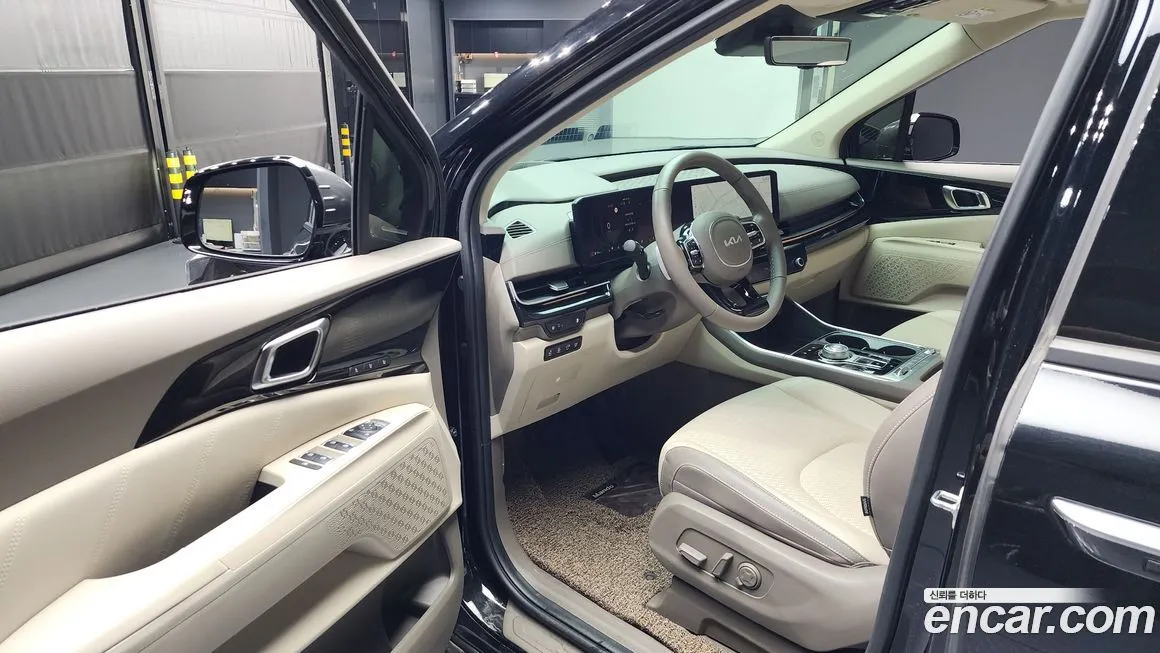 Kia Carnival — фото 10