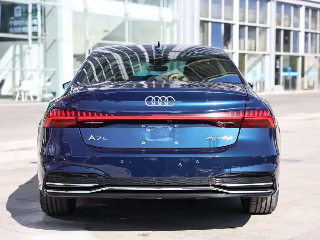 Audi A7L 2024 из CN, фото 4