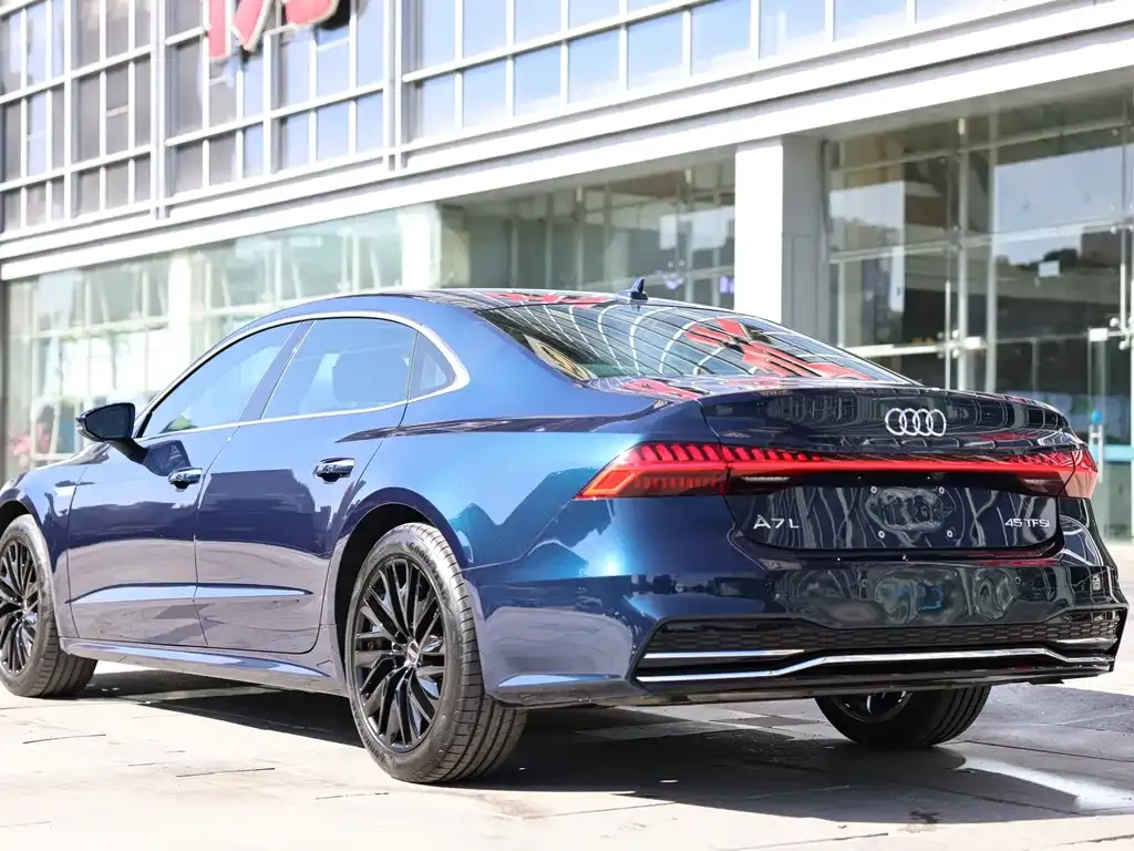 Audi A7L 2024 из CN, фото 5