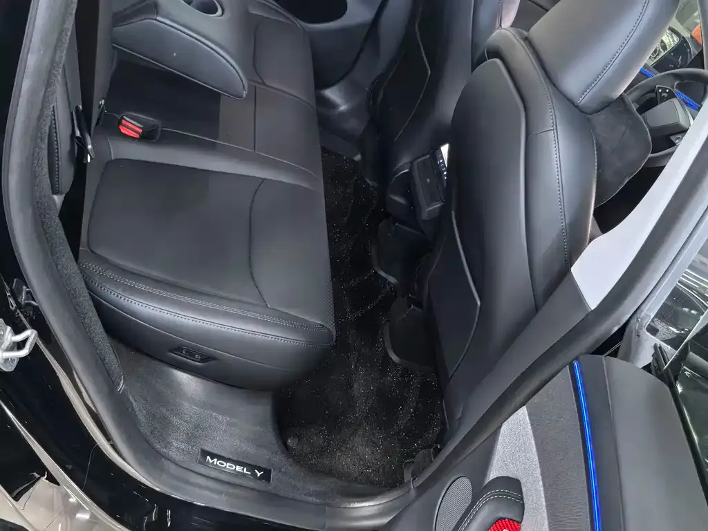 Tesla Model Y 2025 из CN, фото 6