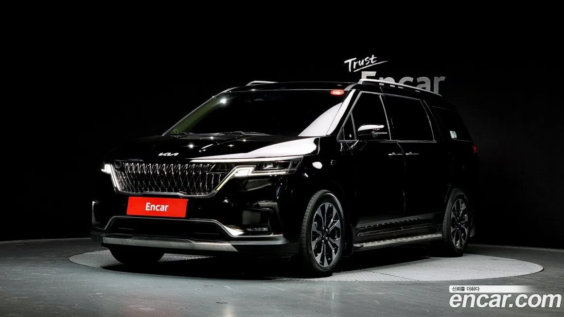 Kia Carnival — фото 1