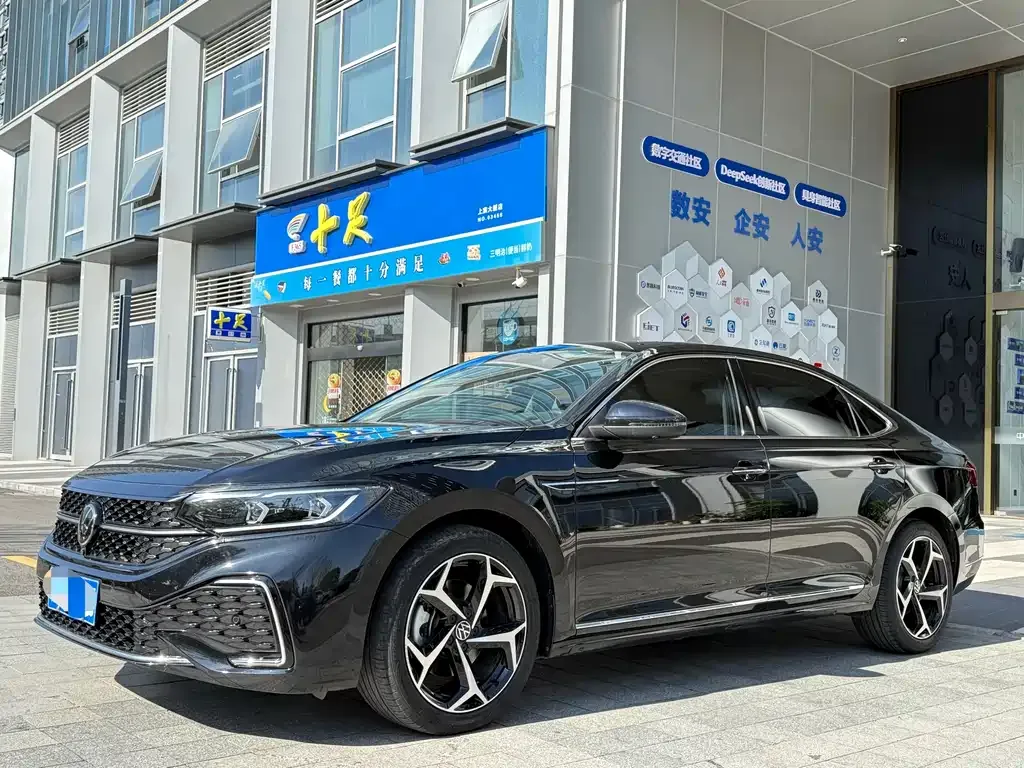 Volkswagen Passat 2023 из CN, фото 1